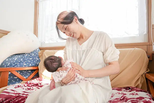 pregnancy and breastfeeding clothes