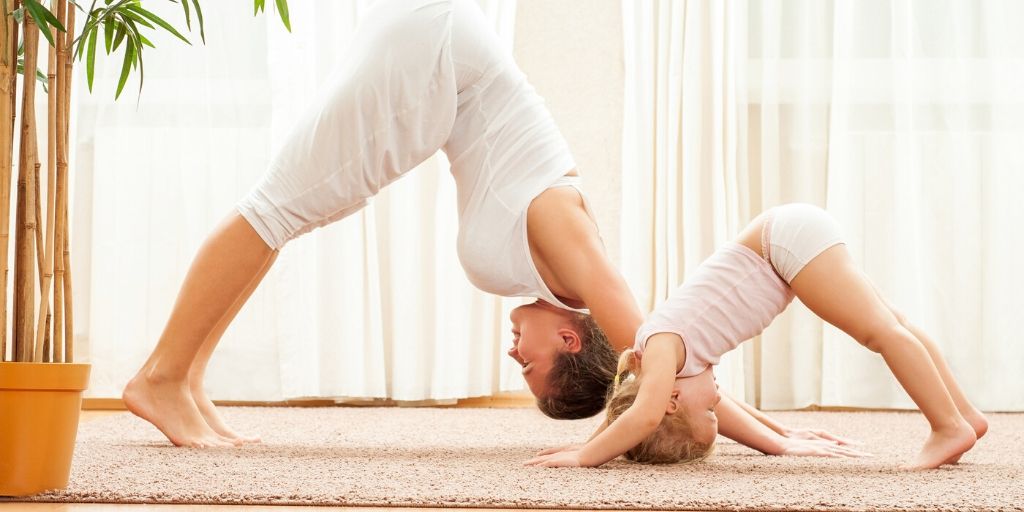 产后瑜伽如何使妈妈和宝宝受益
