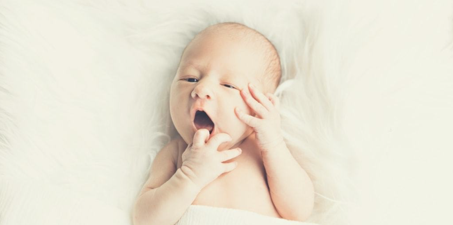 为什么宝宝不断地吃奶：母乳对宝宝来说永远不会无聊