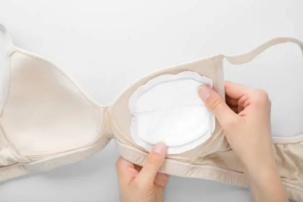Are Reusable or Disposable Breastfeeding Pads Better?