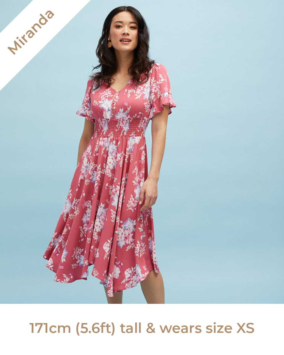 Miranda is 171cm (5.6ft) tall & wears size XS