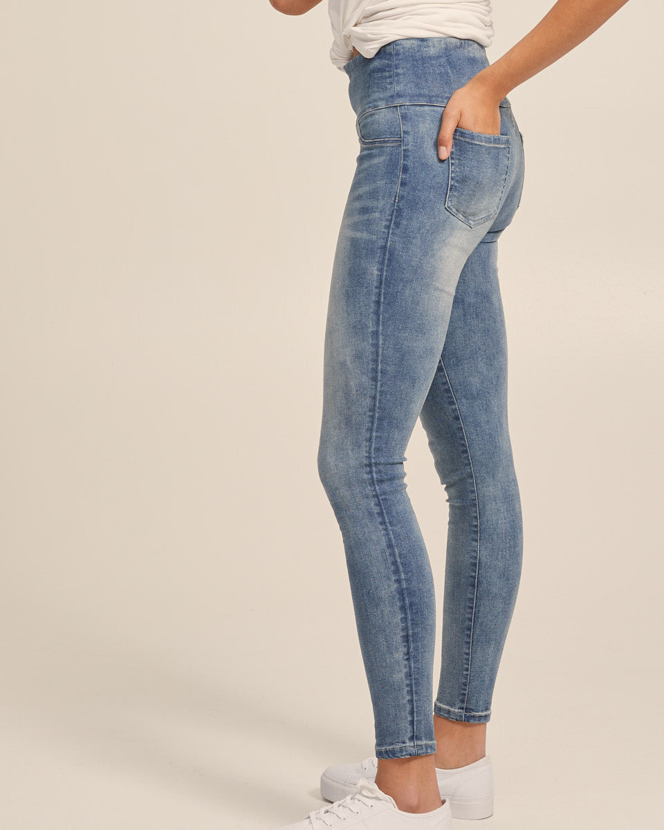 Post Pregnancy Stretch Jeans - Washed Denim