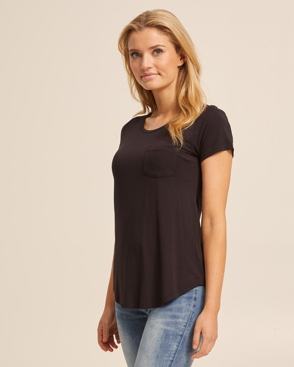 Black bamboo nursing tee by Peachymama 5