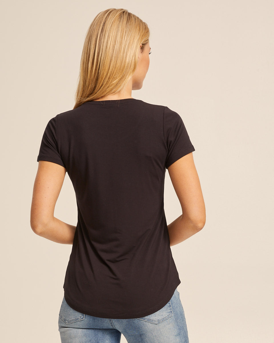 Black bamboo nursing tee by Peachymama 3