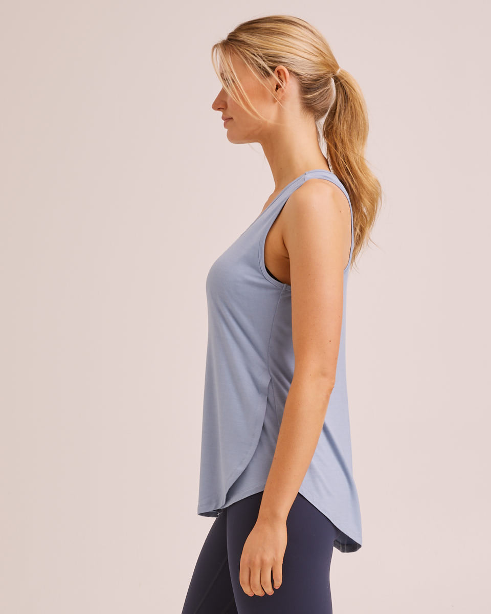 Active Curve Hem Nursing Tank - Powder Blue - Peachymama